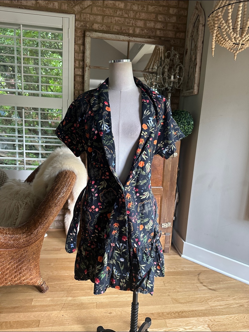 HUTCH FLORAL PRINTED SHORT SLEEVE BELTED DRESS LARGE EXCELLENT - Picture 4 of 6